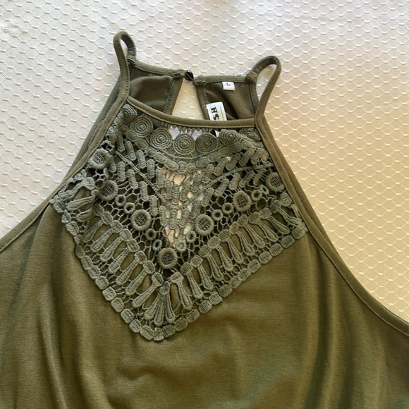Adorable army green halter romper - Picture 2 of 7